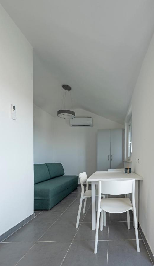 Apartmani Lovren Novalja Zewnętrze zdjęcie