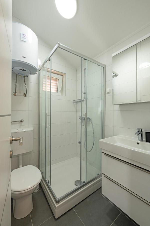 Apartmani Lovren Novalja Zewnętrze zdjęcie