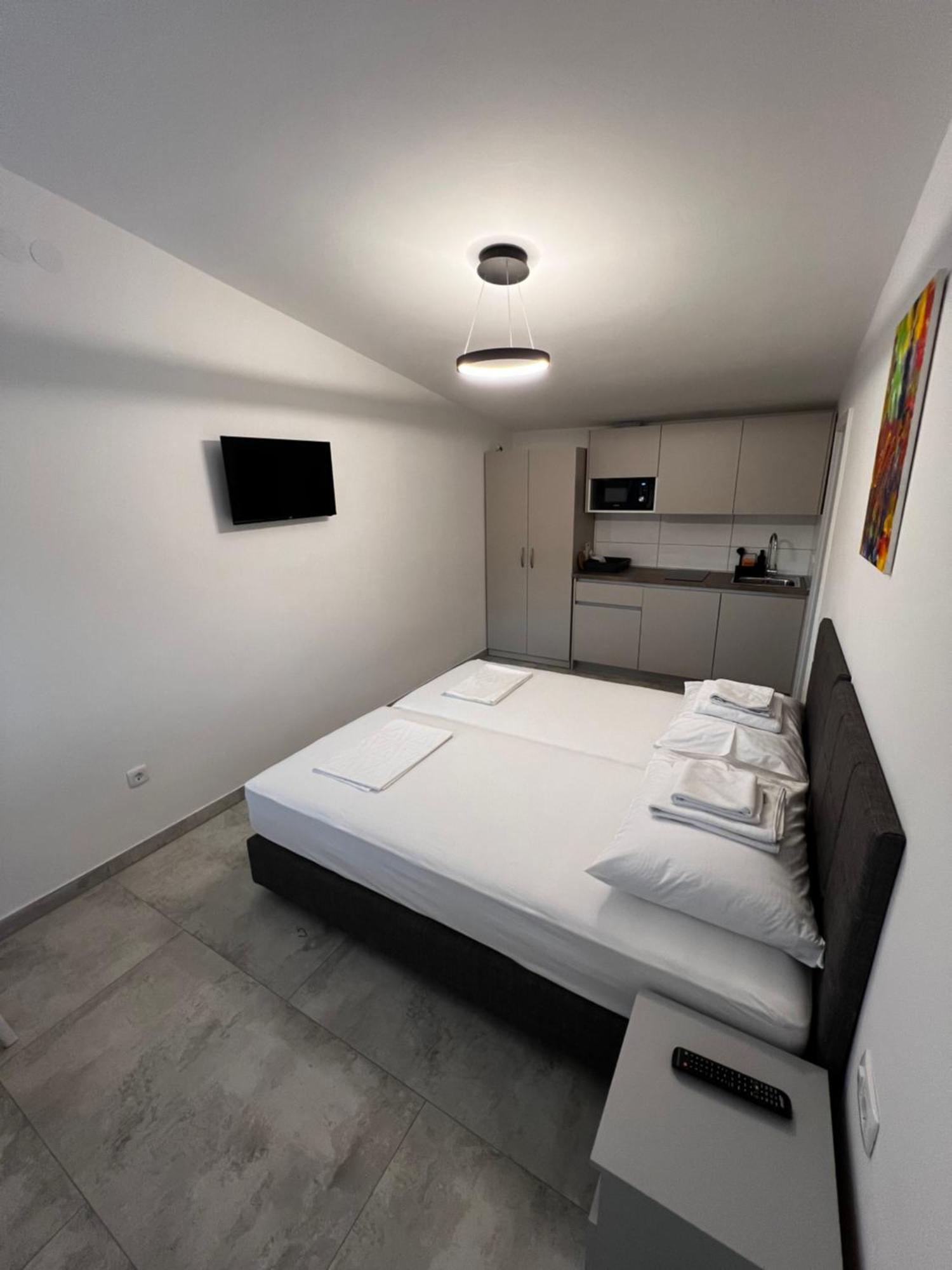 Apartmani Lovren Novalja Zewnętrze zdjęcie
